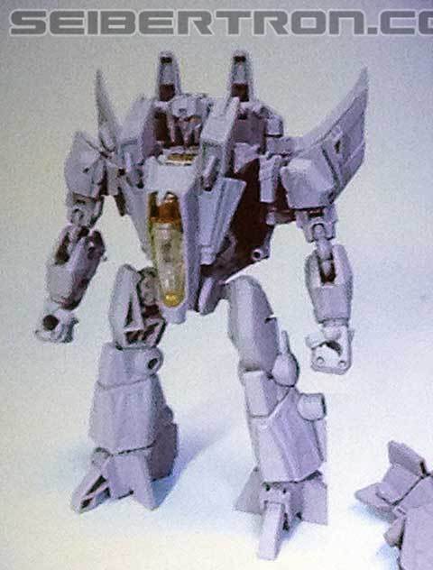 日報：Cybertron Con 2012でデラックスクラスFall Of Cybertron